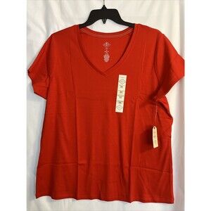 ST JOHNS BAY PLUS 2X, V NECK, ESSENTIAL T SHIRT, SHORT SLEEVE. HIGH RICK RED